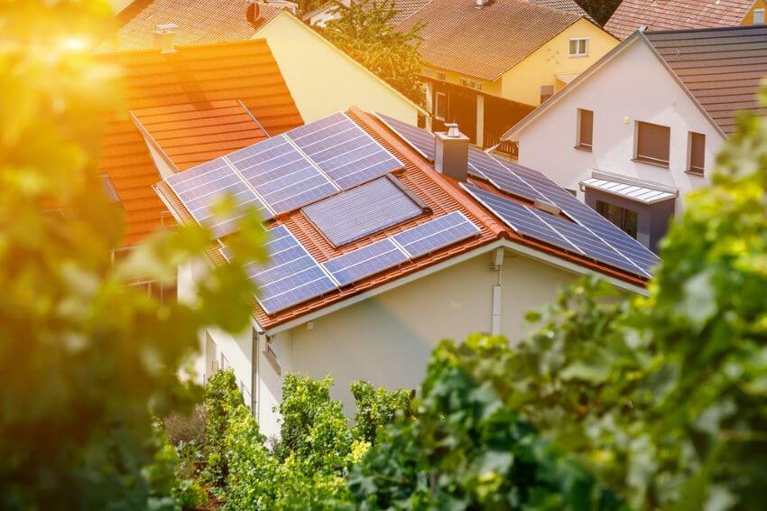 Investimento em GD solar segue rentável mesmo após vigência da Lei 14.300?